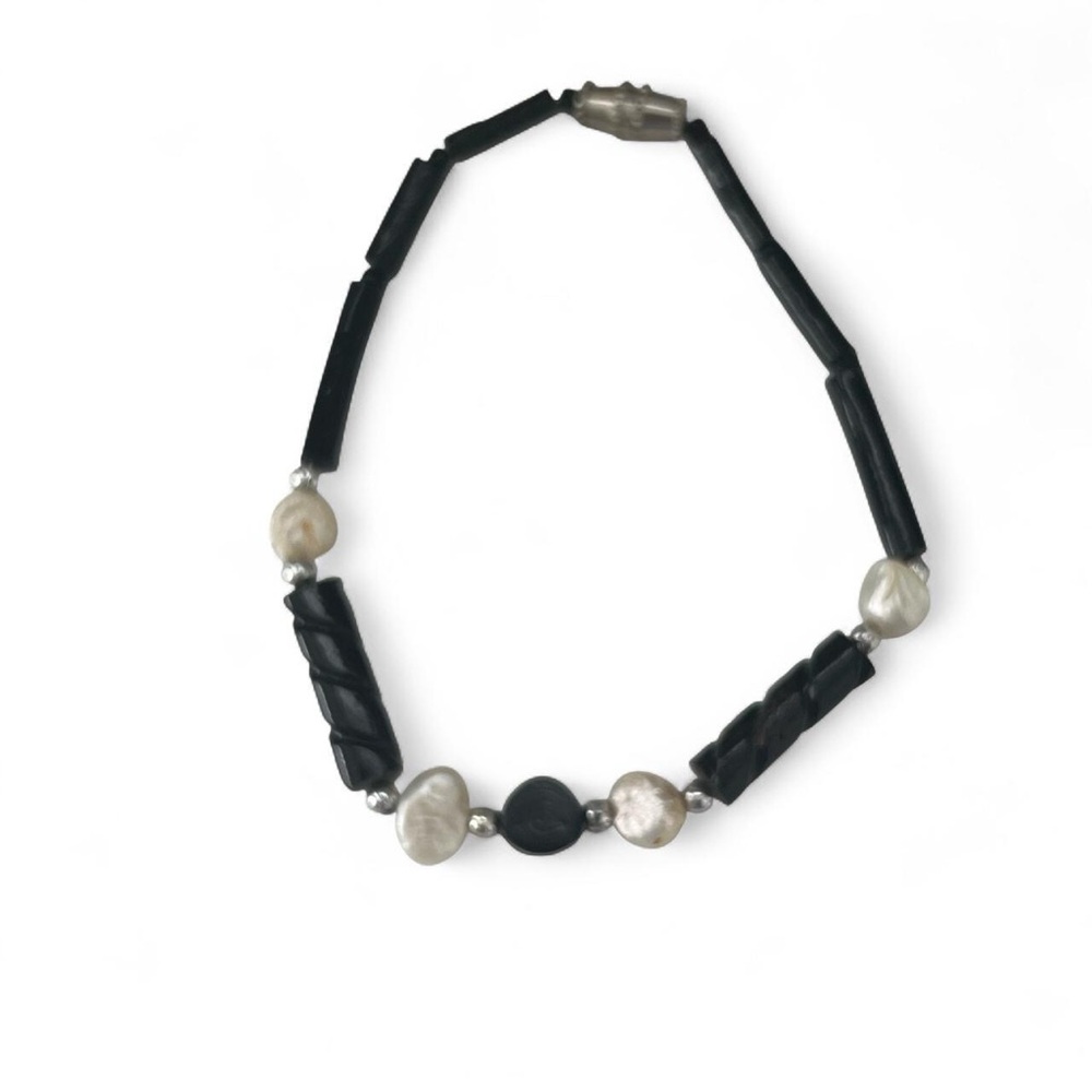 Elegant Black and Silver Necklace